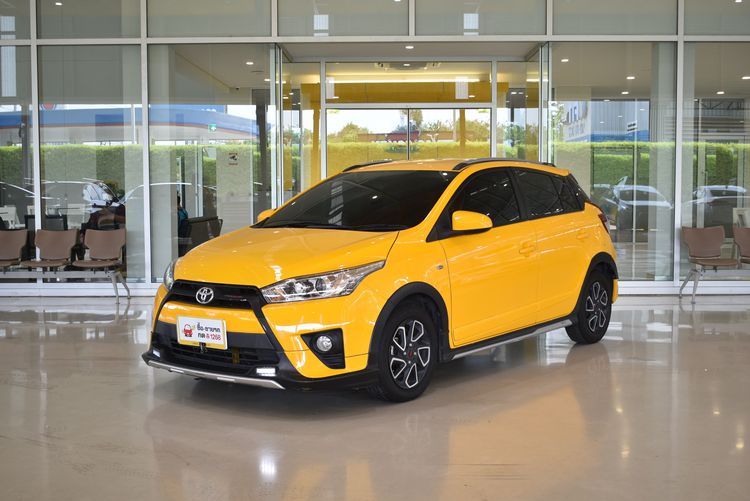Toyota Yaris 2016 1.2 TRD Sportivo Sedan เบนซิน ไม่ติดแก๊ส เกียร์อัตโนมัติ เหลือง รูปที่ 2