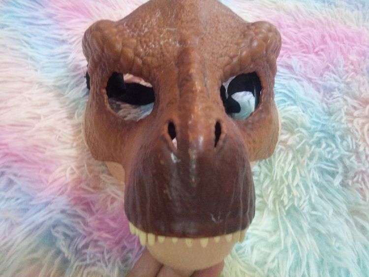 หน้ากากไดโนเสาร์ของแท้ซื้อจากเซนทรัลมาพันสอง