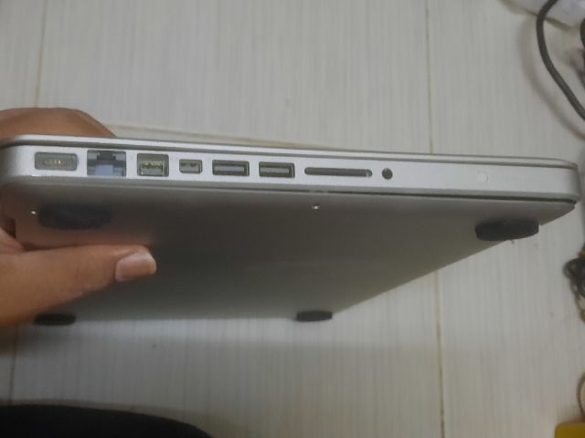 MacBook pro 13 นิ้ว ปี 2009 core2 p8600 2.4GHz  ram 4GB had 329GB แบตเสีย  จอเสื่อม  ไวไฟไม่เจอ
กทม  รูปที่ 9