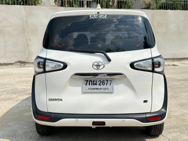 Toyota Sienta 2018 1.5 G Utility-car เบนซิน ไม่ติดแก๊ส เกียร์อัตโนมัติ ขาว รูปที่ 2