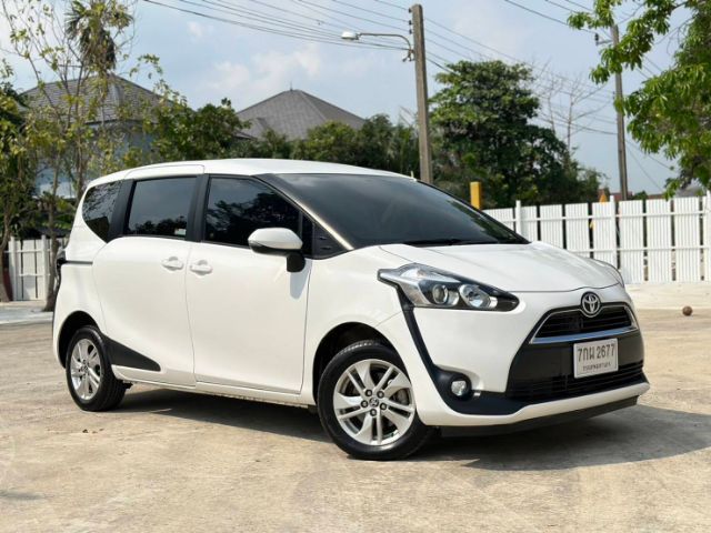 Toyota Sienta 2018 1.5 G Utility-car เบนซิน ไม่ติดแก๊ส เกียร์อัตโนมัติ ขาว รูปที่ 3