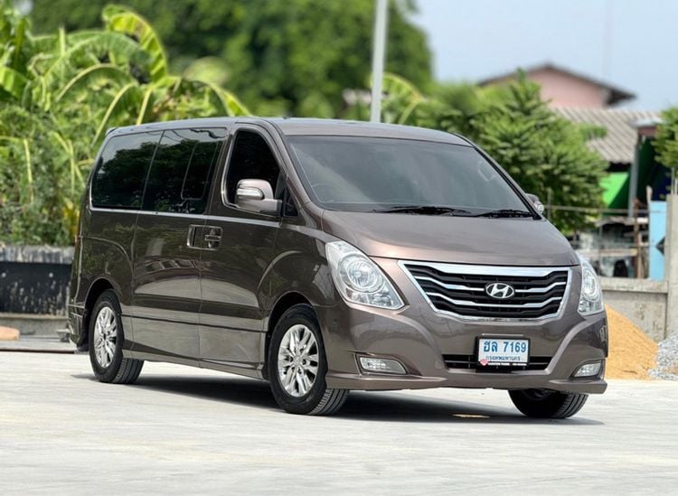 Hyundai H-1  2014 2.5 Deluxe Van ดีเซล ไม่ติดแก๊ส เกียร์อัตโนมัติ น้ำตาล