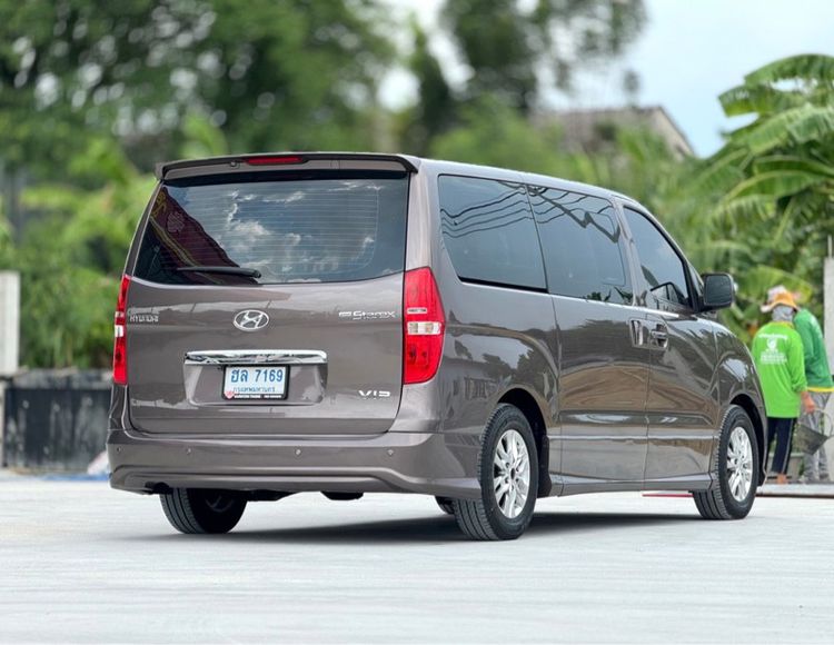 Hyundai H-1  2014 2.5 Deluxe Van ดีเซล ไม่ติดแก๊ส เกียร์อัตโนมัติ น้ำตาล รูปที่ 4