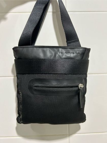 กระเป๋า​สะพาย​ Momodesign.สีดำ​ สภาพดี​ แข็งแรง​  รูปที่ 1