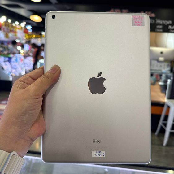 iPad Gen6 128GB WiFi สีขาว เครื่องศูนย์ โมเดลTH สภาพสวยมากๆ จอมีฝุ่นเล็กๆ เครื่องใช้งานดีเยี่ยม🔥🔥 รูปที่ 2