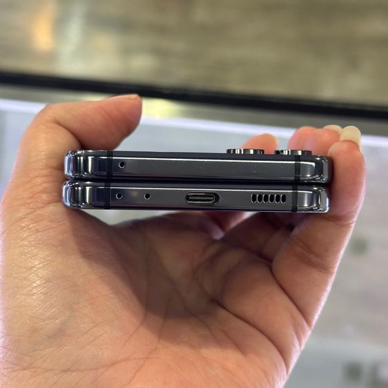 Samsung Z Flip5 512GB สีดำ เครื่องศูนย์ สภาพสวย จอ6.7นิ้ว แรม8รอม512 Snap8 Gen2 ประกันศูนย์ยาวๆ ครบยกกล่อง🔥🔥 รูปที่ 12