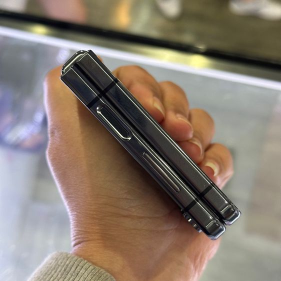 Samsung Z Flip5 512GB สีดำ เครื่องศูนย์ สภาพสวย จอ6.7นิ้ว แรม8รอม512 Snap8 Gen2 ประกันศูนย์ยาวๆ ครบยกกล่อง🔥🔥 รูปที่ 11