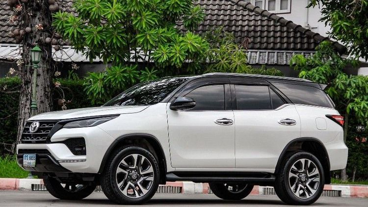 TOYOTA FORTUNER,2.4  COMMANDER  ปี 2022  รูปที่ 1