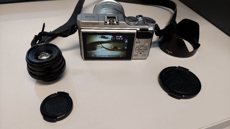 Fujifilm กล้องมิลเลอร์เลส ไม่กันน้ำ ขาย fuji xa-3 