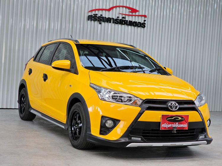 Toyota Yaris 2017 1.2 TRD Sportivo Sedan เบนซิน ไม่ติดแก๊ส เกียร์อัตโนมัติ เหลือง รูปที่ 3