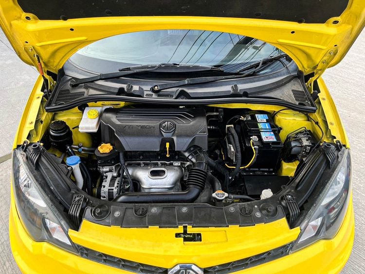 MG MG3 2018 1.5 X Sedan เบนซิน เกียร์อัตโนมัติ เหลือง รูปที่ 2