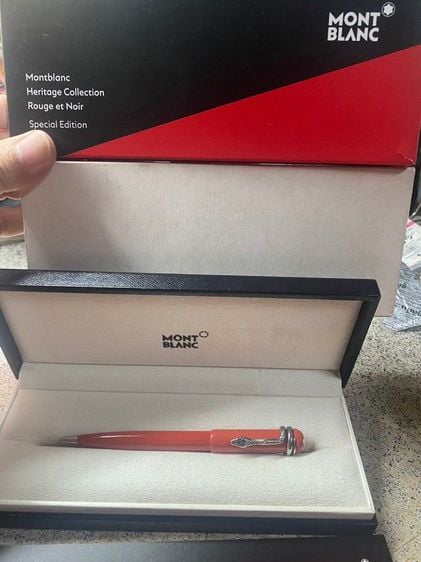 ปากกา MONT  BLANC  สีแดงหัวงู ใหม่มีใบ มีกล่องค่ะ สนใจสอบถามได้ค่ะ รูปที่ 2