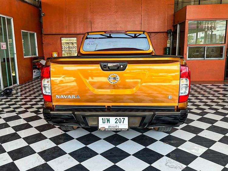 Nissan Navara 2018 2.5 E Pickup ดีเซล เกียร์ธรรมดา ส้ม รูปที่ 2