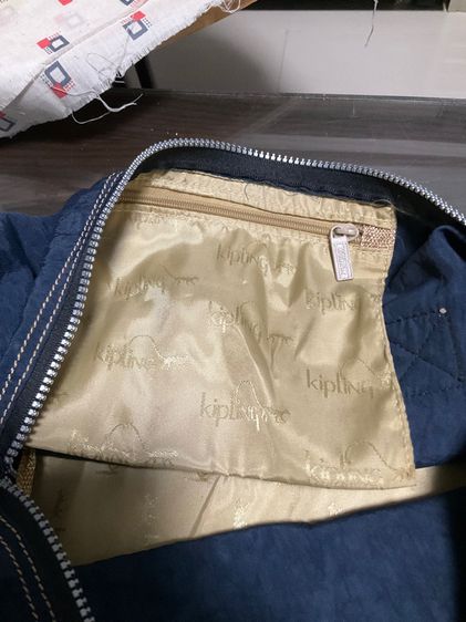 กระเป๋าเดินทาง Kipling แท้ สีกรม สภาพสวย มือสอง ขนาดก้น 21x49 ซม 350 บาท รูปที่ 7