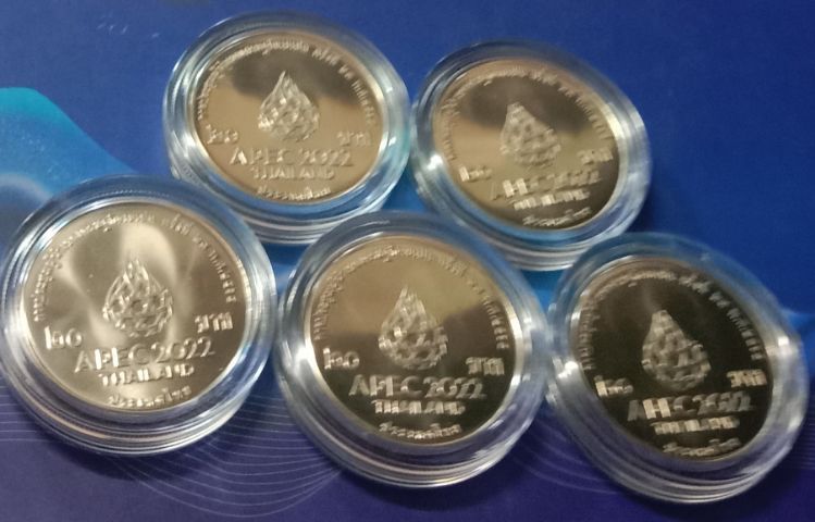 เหรียญ20บาท APEC 2022 THAILAND ตลับกรมเหรียญละ รูปที่ 2