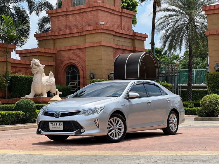 Toyota Camry 2018 2.5 Hybrid Premium Sedan เบนซิน เกียร์อัตโนมัติ เทา