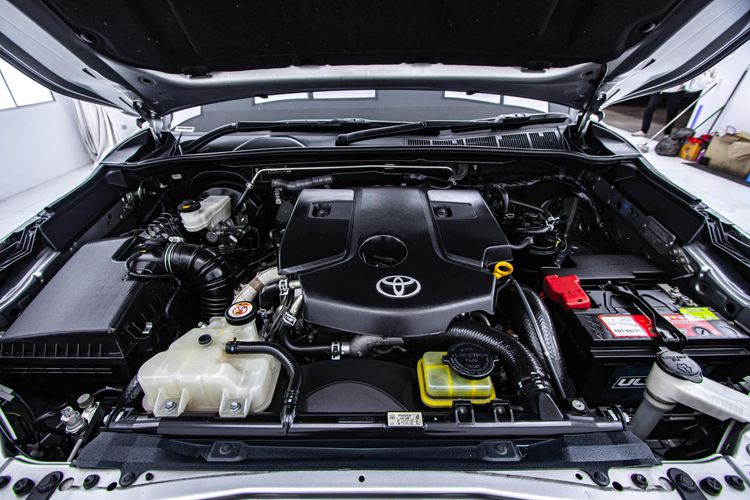 Toyota Fortuner 2020 2.4 V Utility-car ดีเซล เกียร์อัตโนมัติ เทา รูปที่ 4