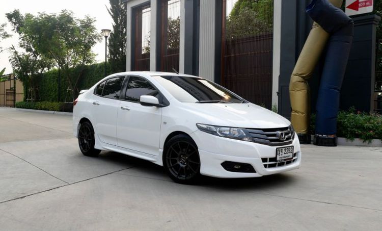 Honda City 2011 1.5 V Sedan เบนซิน เกียร์อัตโนมัติ ขาว รูปที่ 2