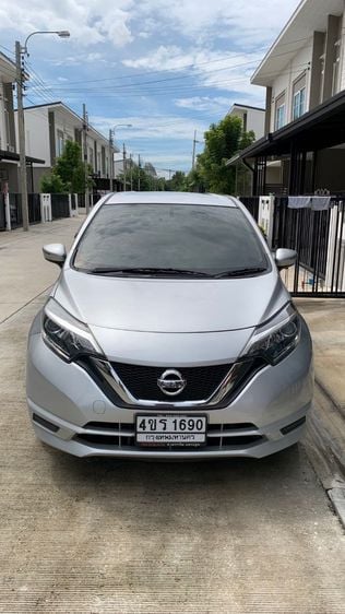 Nissan Note 2017 1.2 V Sedan เบนซิน ไม่ติดแก๊ส เกียร์อัตโนมัติ บรอนซ์เงิน