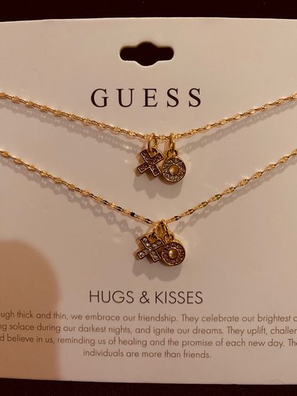 Guess แท้ เซทสร้อยข้อมือ limited Gold-Tone Heart  Bracelet Set and Gold tone Hugs Kisses  รูปที่ 3