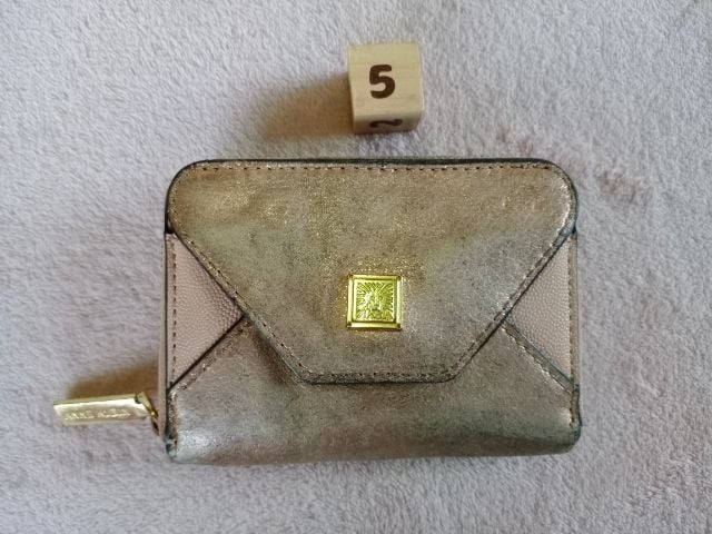 กระเป๋าใส่เหรียญสีชมพูทอง Anne Klein รูปที่ 1