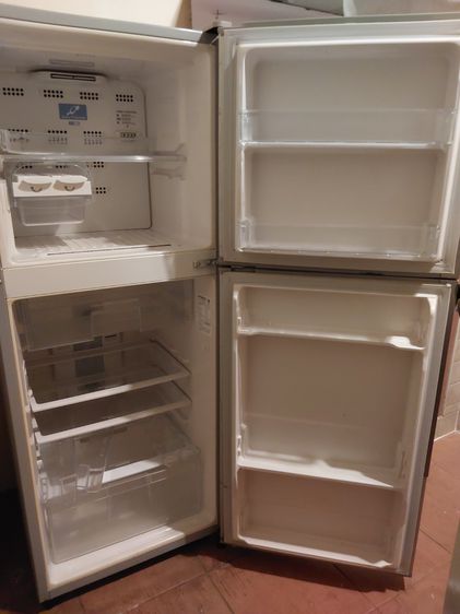 ตู้เย็นยี่ห้อ Hitachi รุ่น R-T190W-1 ปริมาณ 6.7 ลูกบาศก์ฟุต Refrigerator รูปที่ 5