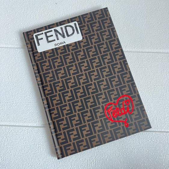 อื่นๆ Fendi Notebook ไม่ผ่านการใช้งานของแท้
