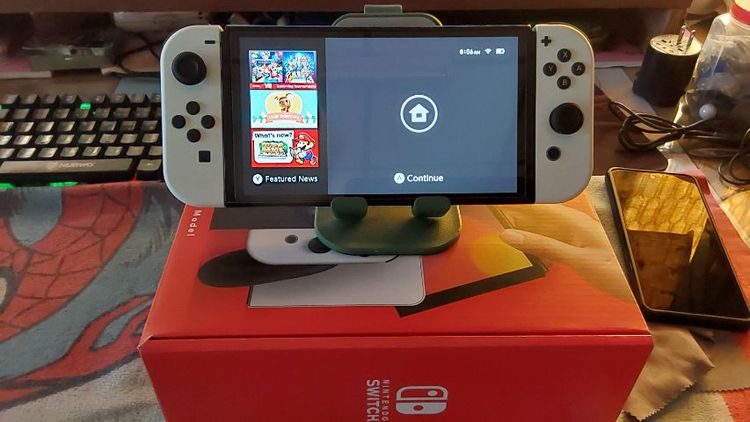 เครื่องเกมส์นินเทนโด เชื่อมต่อไร้สายได้ Nintendo switch oled สีขาว