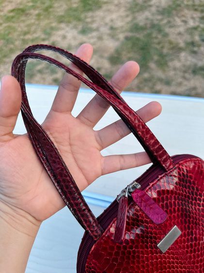 กระเป๋าหนัวงูแท้ 🐍 ทรงโดม สีแดงอมน้ำตาล  รูปที่ 7