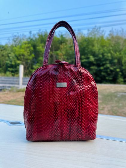 กระเป๋าหนัวงูแท้ 🐍 ทรงโดม สีแดงอมน้ำตาล 