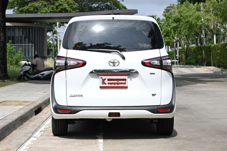 Toyota Sienta 2019 1.5 V Utility-car เบนซิน เกียร์อัตโนมัติ ขาว รูปที่ 4
