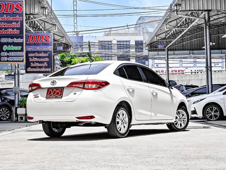 Toyota Yaris ATIV 2019 1.2 E Sedan เบนซิน เกียร์อัตโนมัติ ขาว รูปที่ 3