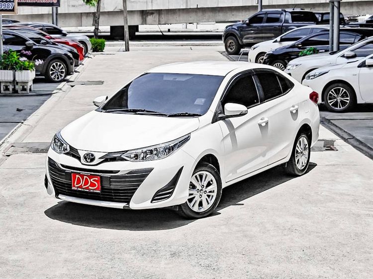 Toyota Yaris ATIV 2019 1.2 E Sedan เบนซิน เกียร์อัตโนมัติ ขาว รูปที่ 2