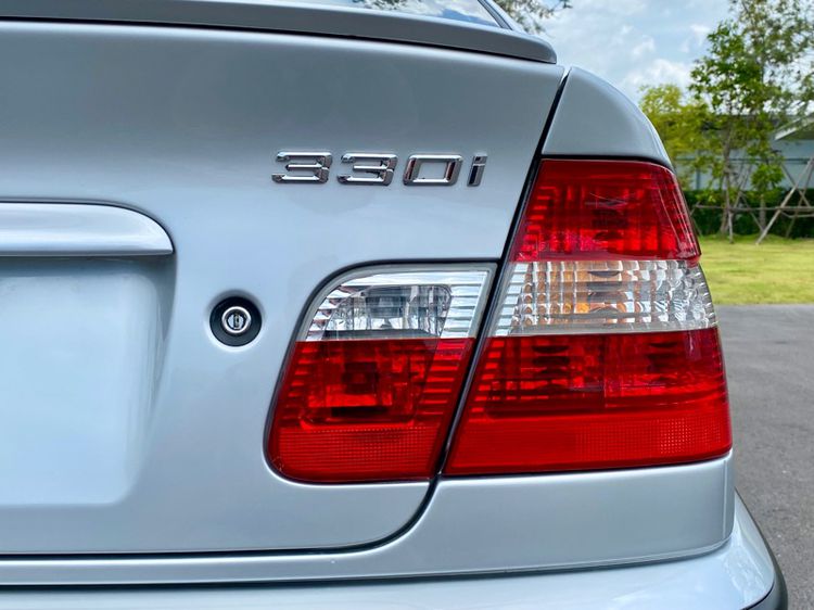 BMW Series 3 2004 330i Sedan เบนซิน ไม่ติดแก๊ส เกียร์อัตโนมัติ บรอนซ์เงิน รูปที่ 3