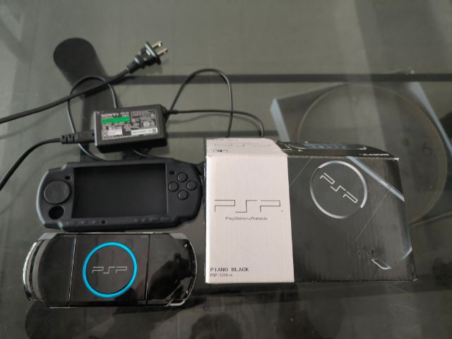 Sony อื่นๆ เชื่อมต่อไร้สายได้ psp-3006