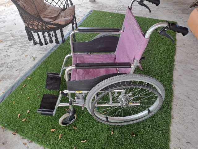 อุปกรณ์เพื่อสุขภาพ รถเข็นผู้ป่วยผู้สูงอายุและคนพิการ