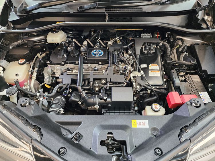 Toyota C-HR 2018 1.8 HV Hi Utility-car เบนซิน เกียร์อัตโนมัติ บรอนซ์เงิน รูปที่ 3