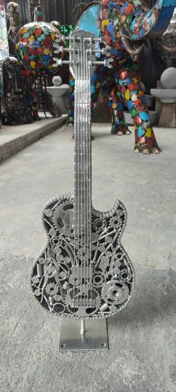 Unique Metal Art Guitar 1m กีต้าเหล็ก สีเงิน งานศิลปะ หัตถกรรม ตั้งโชว์ โมเดล ของสะสม คอลเลคชั่น ของหายาก  รูปที่ 1