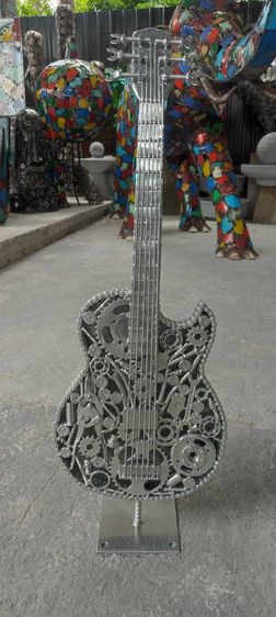 Unique Metal Art Guitar 1m กีต้าเหล็ก สีเงิน งานศิลปะ หัตถกรรม ตั้งโชว์ โมเดล ของสะสม คอลเลคชั่น ของหายาก  รูปที่ 6