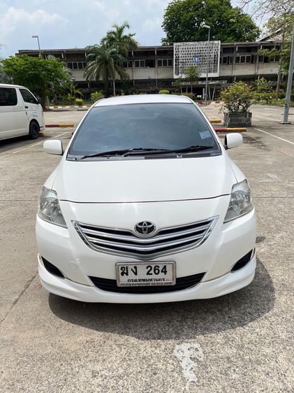 รถ Toyota Vios 1.5 E สี ขาว