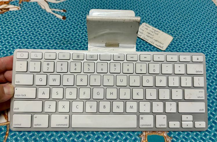 Apple keyboard for iPad iPod iPhone Dock 30Pin Model A1359  รูปที่ 5