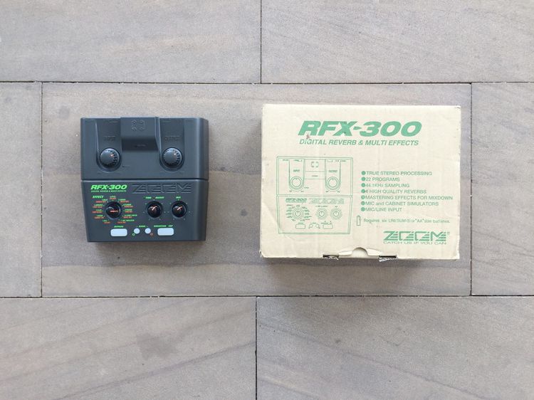 Zoom RFX-300 Digital Reverb and Multi Effects (Made in Japan)