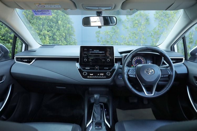 Toyota Altis 2019 1.8 Hybrid High Sedan เบนซิน ไม่ติดแก๊ส เกียร์อัตโนมัติ ขาว รูปที่ 4