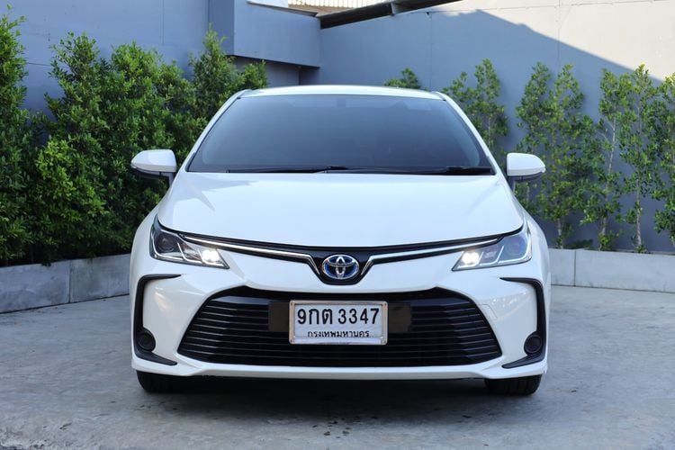 Toyota Altis 2019 1.8 Hybrid High Sedan เบนซิน ไม่ติดแก๊ส เกียร์อัตโนมัติ ขาว รูปที่ 2