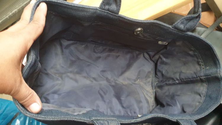 กระเป๋าถือมือสองญี่ปุ่นผ้ายีนส์ ขนาด 21×32ซม. กระเป๋าสูง 22ซม. ทรงสวยใส่ของได้มาก รูปที่ 4