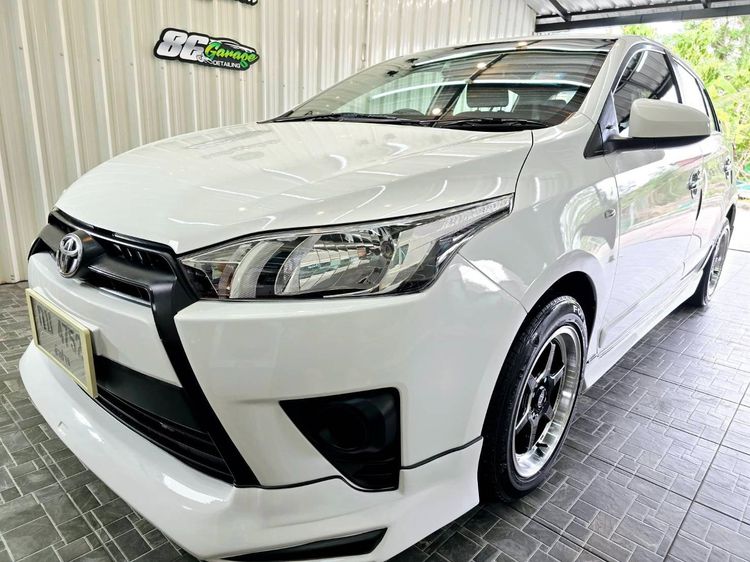 รถ Toyota Yaris 1.2 J Eco สี ขาว