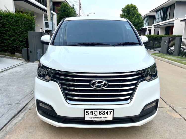 Hyundai Grand Starex 2019 2.5 VIP Van ดีเซล ไม่ติดแก๊ส เกียร์อัตโนมัติ ขาว รูปที่ 3
