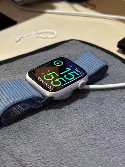 Apple Watch Series 9 GPS 45mm Silver Aluminium Case with Winter Blue Sport Loop ประกันถึง15-1-68 รูปที่ 2