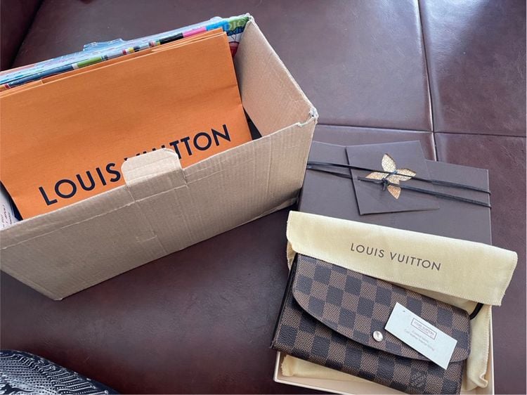 อื่นๆ อื่นๆ หญิง น้ำตาล กระเป๋าตังคึ Louis 
