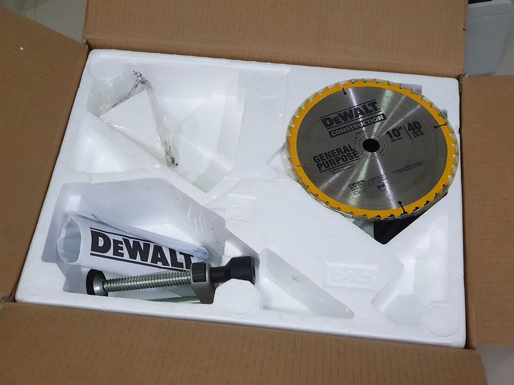 (ขายแล้วจ้า) DEWALT DW713 แท่นตัดองศา 10 นิ้ว 1600W พร้อมใบเลื่อย 2 ใบ รูปที่ 3